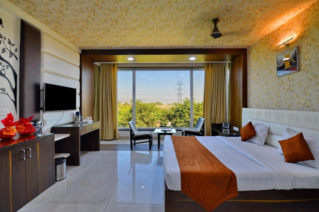 Hotel Tilak Bhopal Exterior photo