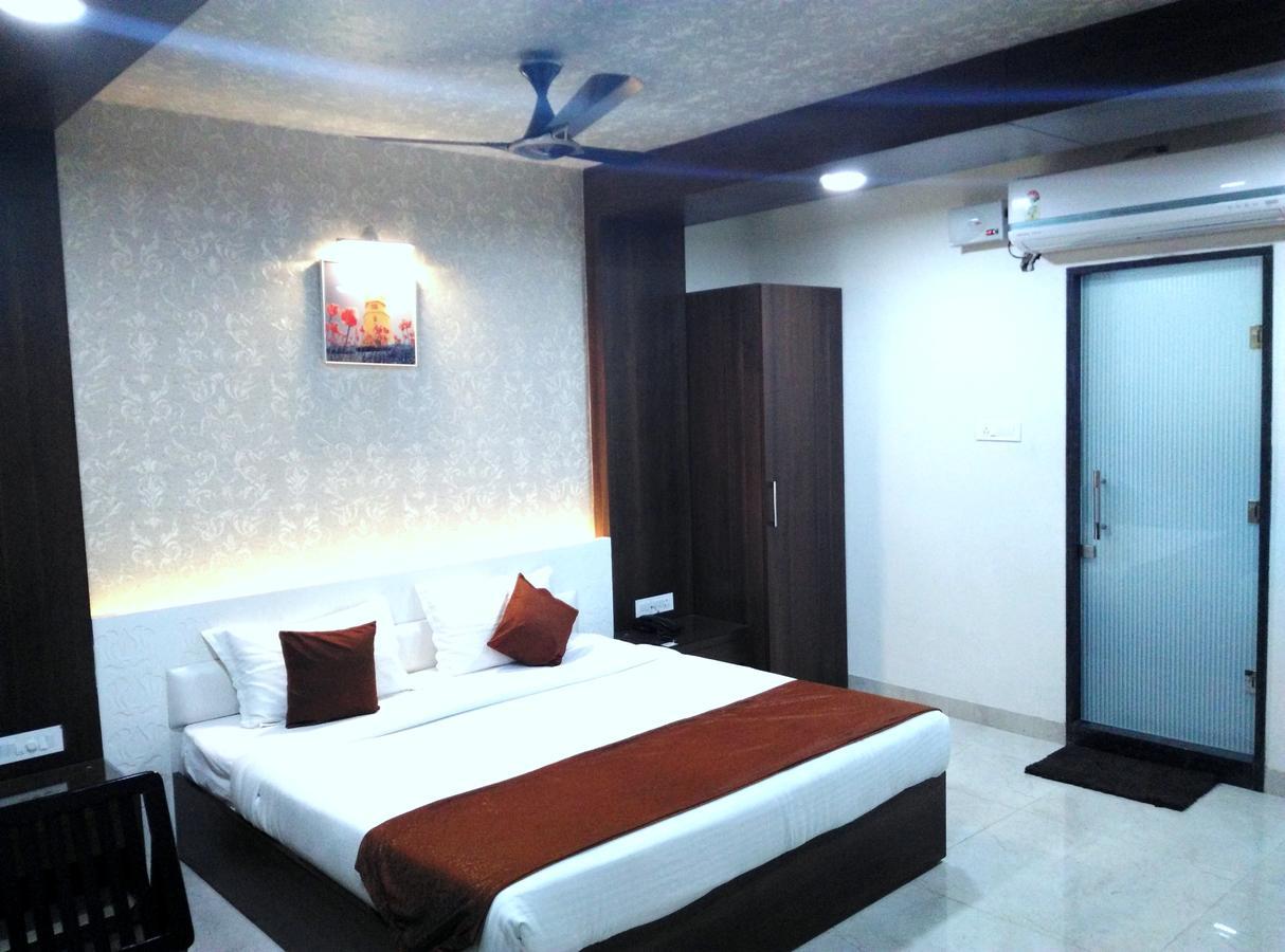 Hotel Tilak Bhopal Exterior photo