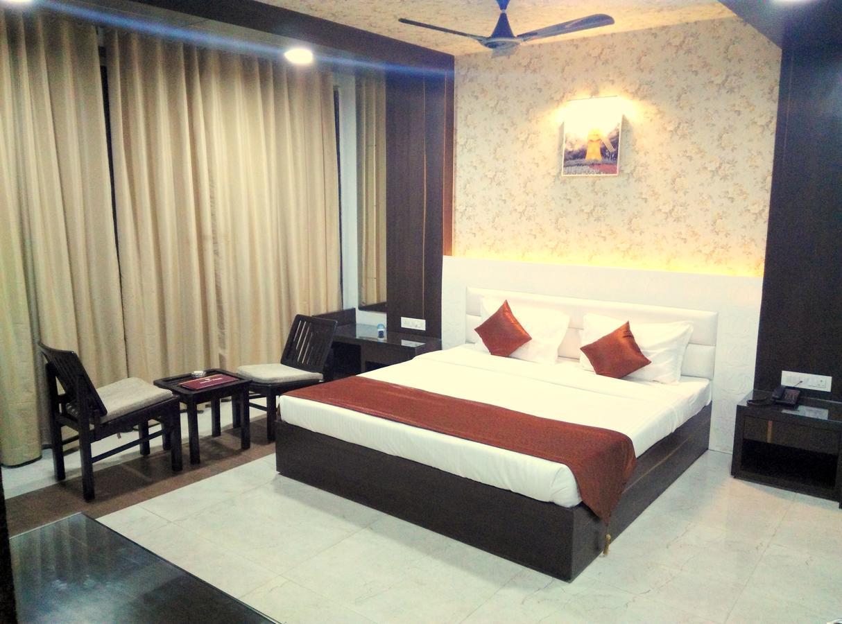 Hotel Tilak Bhopal Exterior photo