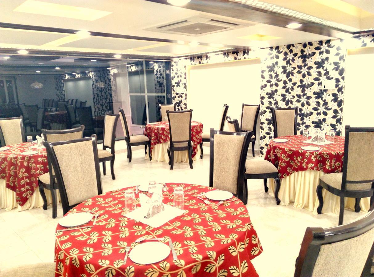 Hotel Tilak Bhopal Exterior photo