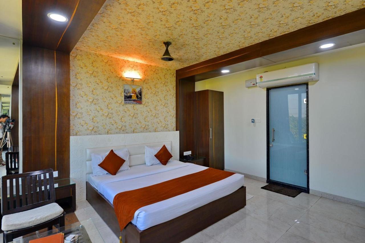 Hotel Tilak Bhopal Exterior photo